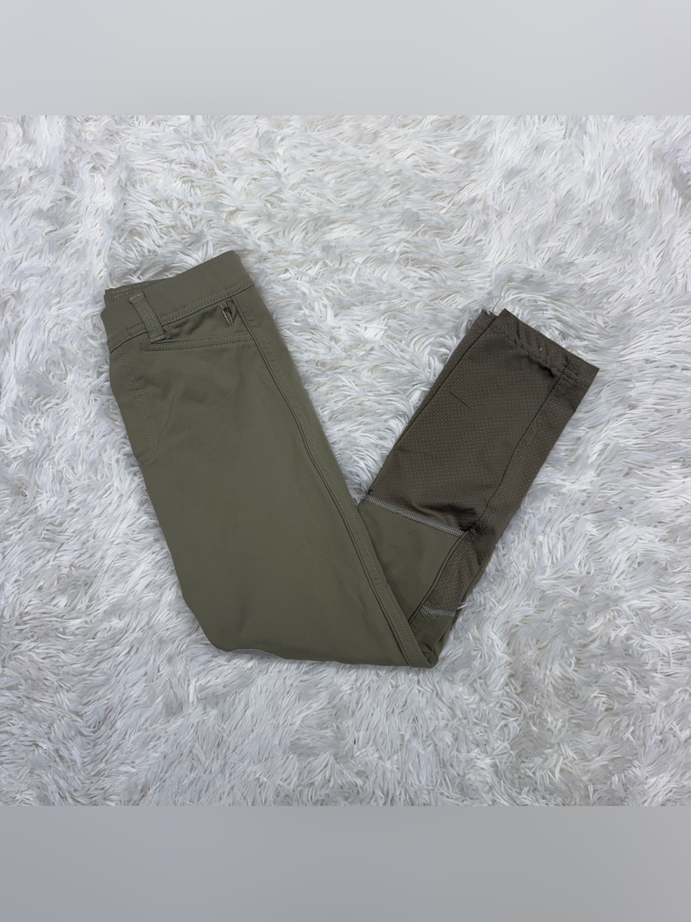 Child’s Medium Tan Irideon Knee Patch Horseback Riding Tights Breeches. Good Con